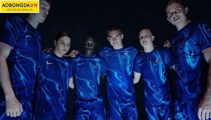 Áo khoác Chelsea 2024 – Tôn vinh đội bóng yêu thích với thiết kế độc đáo