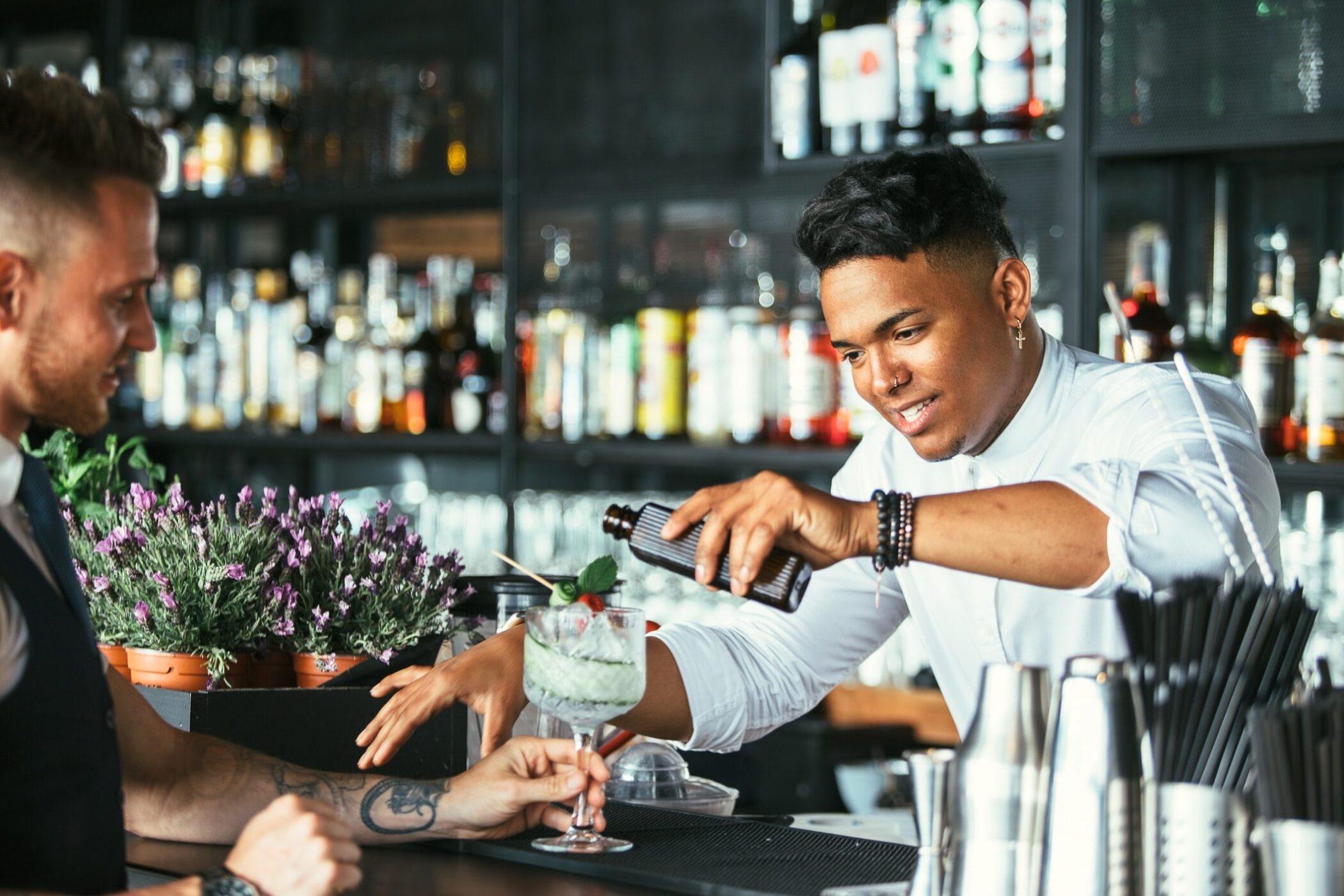 Hiring Bartender Jobs Near Me Part Time? Flexible Shift Options Today!