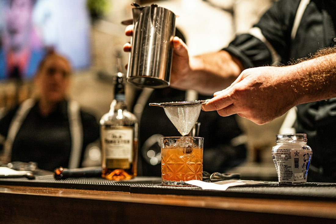 Bartender job interview questions? Prepare with these 5 key skills!