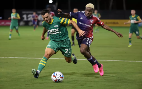 comparing la galaxy and atlanta united teams? (which side has the stronger record)